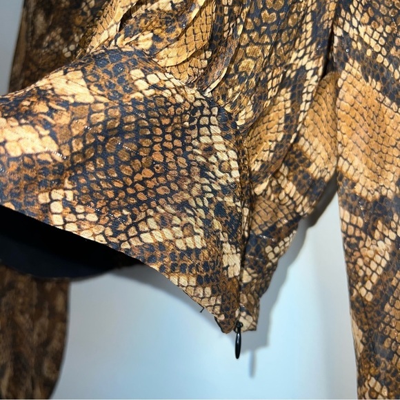 Zara Animal Print Cropped Long Sleeve Semi Sheer Shirt Size Large - Picture 7 of 7